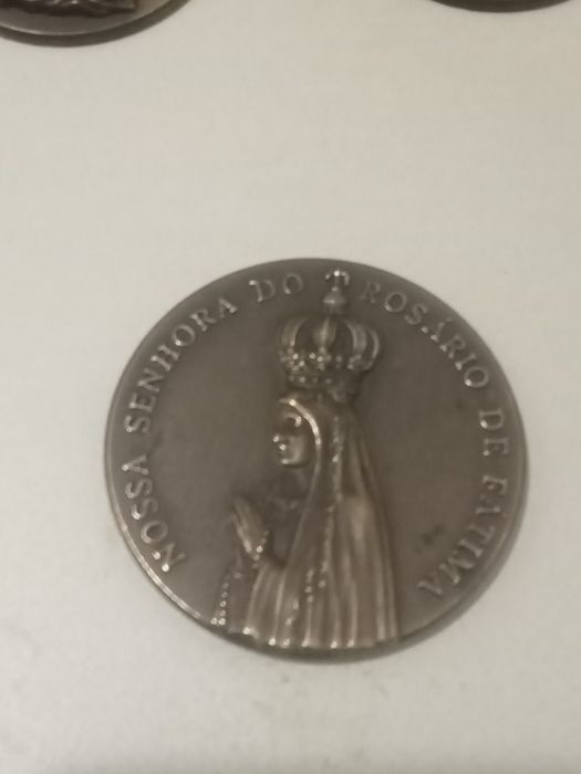 Porta chaves e medalha em metal/ broze