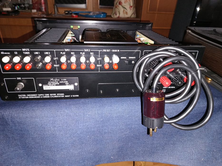 Продам Интегральный усилитель   Accuphase E-206