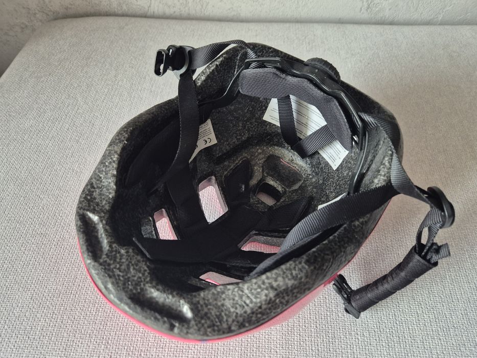 Kask dla dziewczynek w wieku 4 do 8 lat