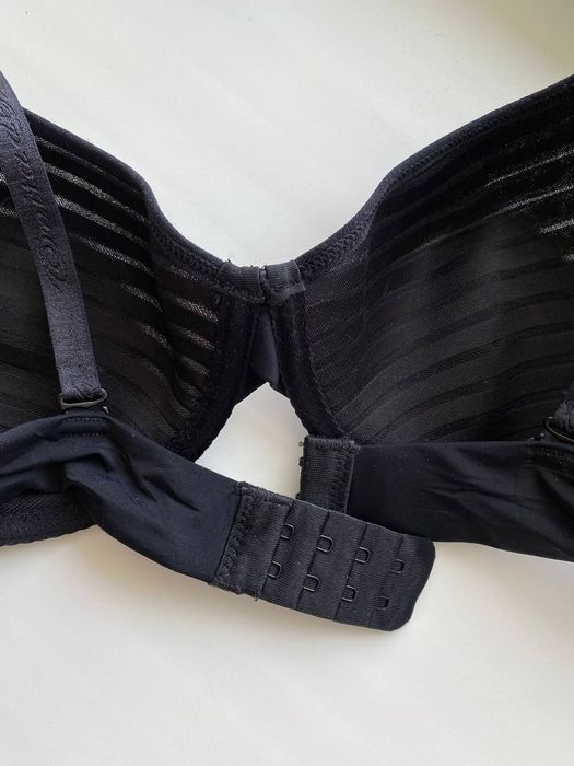 Чорний бюстгальтер сіточка 85С