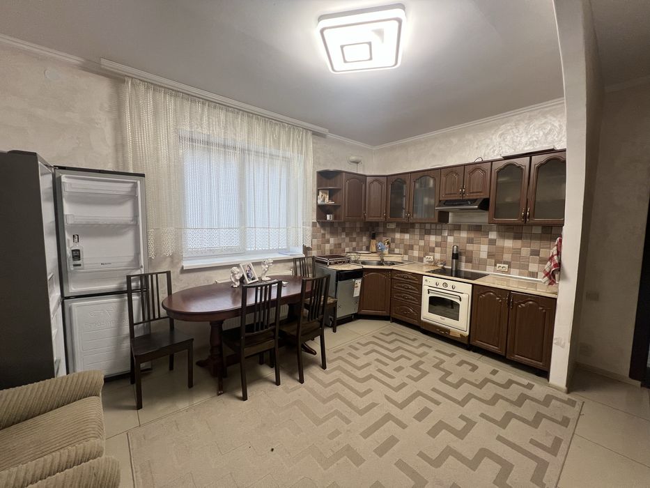 Продаж будинку в новому районі Паланку