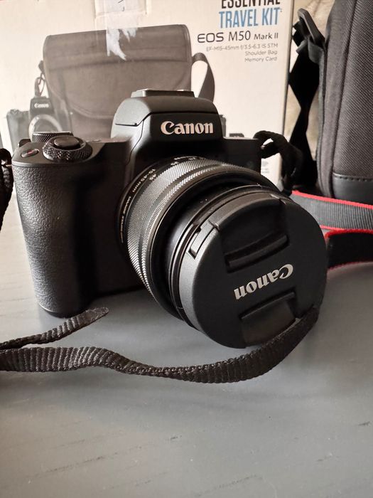 Máquina Fotográfica Canon EOS M50 Mark II