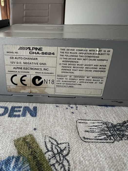 Caixa leitor de cds Alpine