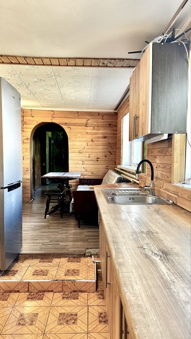 Продажа будинок з ремонтом, газове опалення, поряд з парком