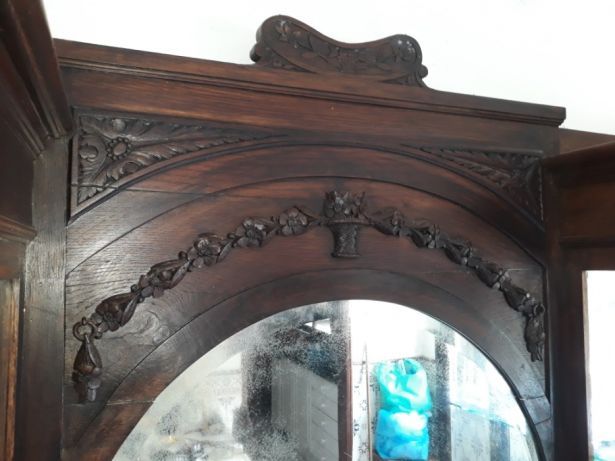 2x Moveis Vintage c/entalhes c Aparador