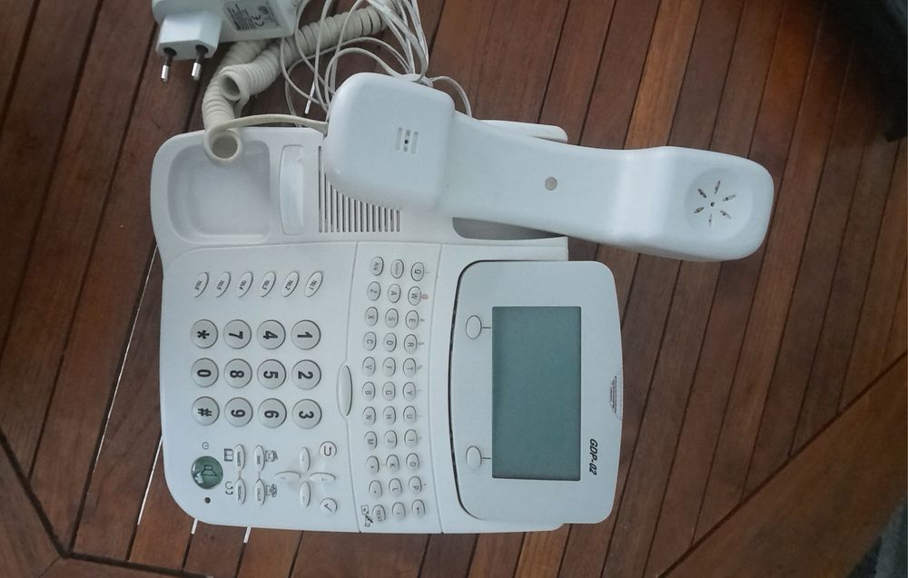 Telefone fixo antigo