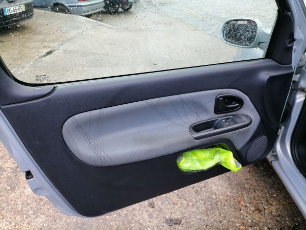 Para Peças Renault Clio Ii Caixa (Sb0/1/2_)