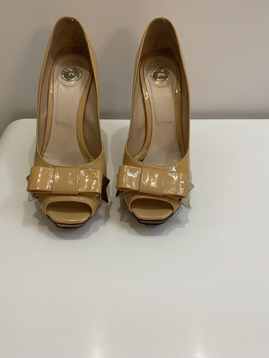 Продам женские туфли