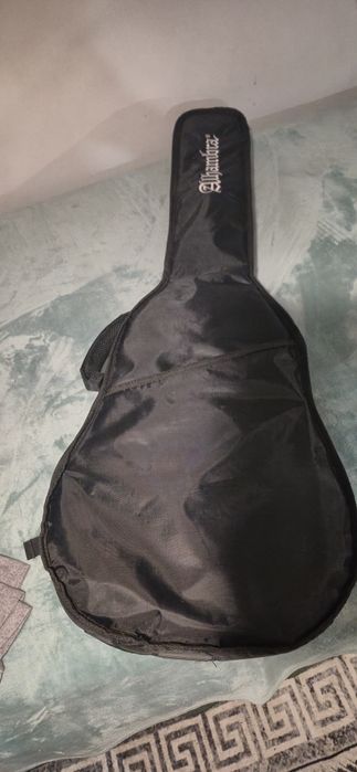 Uma Guitarra Lusitana GC 200  fabrico português