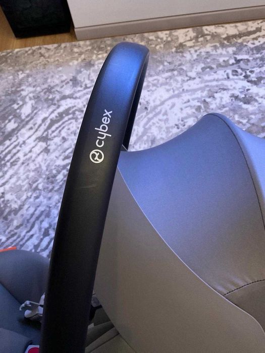 Продаю оригінальне Автокрісло Cybex Cloud T i-Size