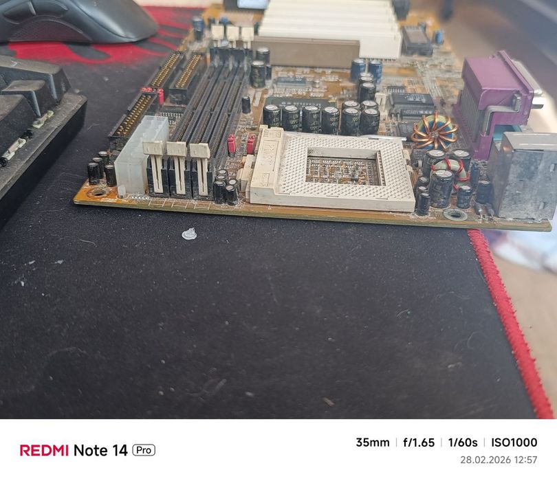 Материнская плата VT82C693A