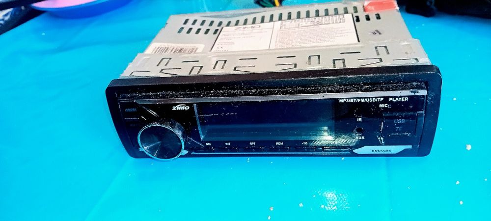 Autorrádio ZIMO ZM01BT com Bluetooth / USB / ISO (Completo e Pronto a Instalar)