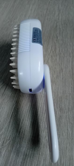 Szczotka dla kota z parą. Nowa.