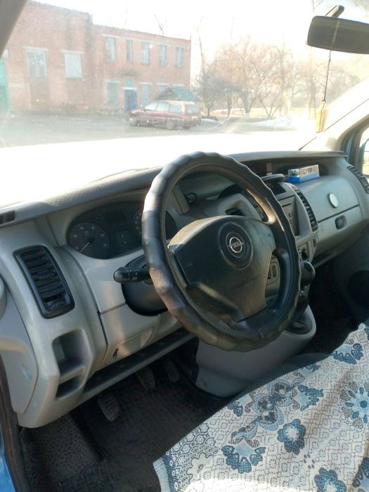Opel Vivaro 1,9 кількість місць 9