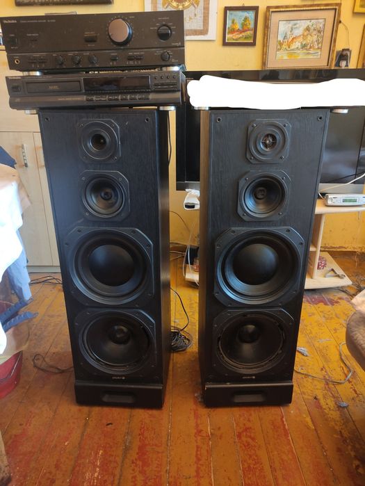 Zestaw audio (kolumny, wzmacniacz i odtwarzacz CD)