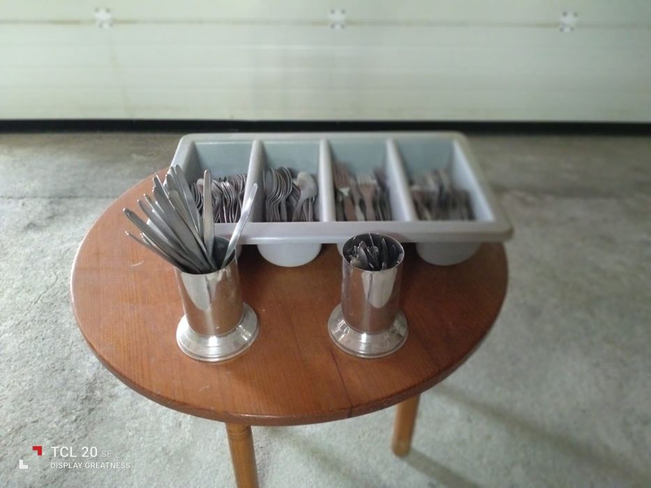 Tabuleiro Com Divisórias E Talheres