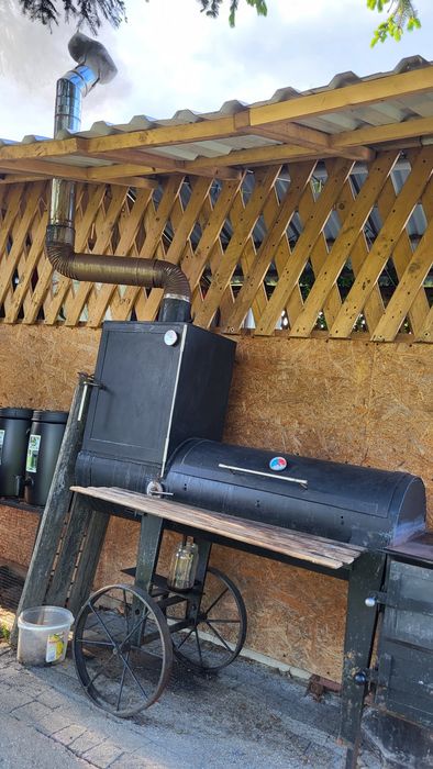 Grill z wędzarnią
