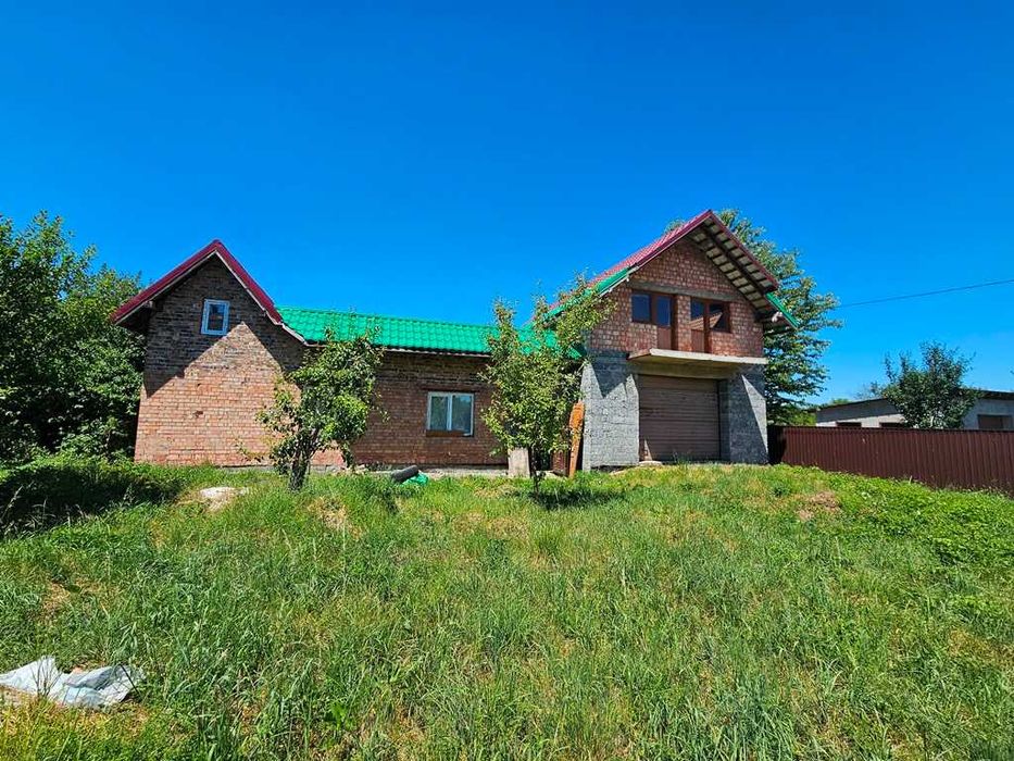 Продається цегляний будинок поблизу м.Стрий в с.Гірне...