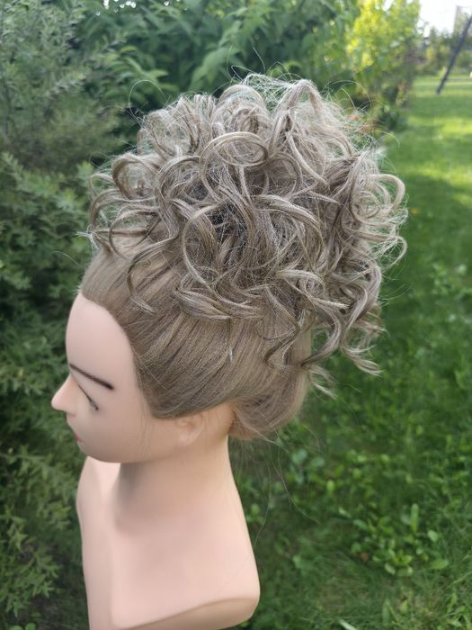 Koczek na siateczce z grzebykami i ściągaczem, włosy termiczny.