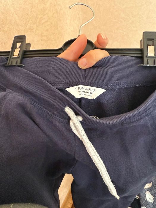 Набір дві пари штанів  134 розмір одні 146 см