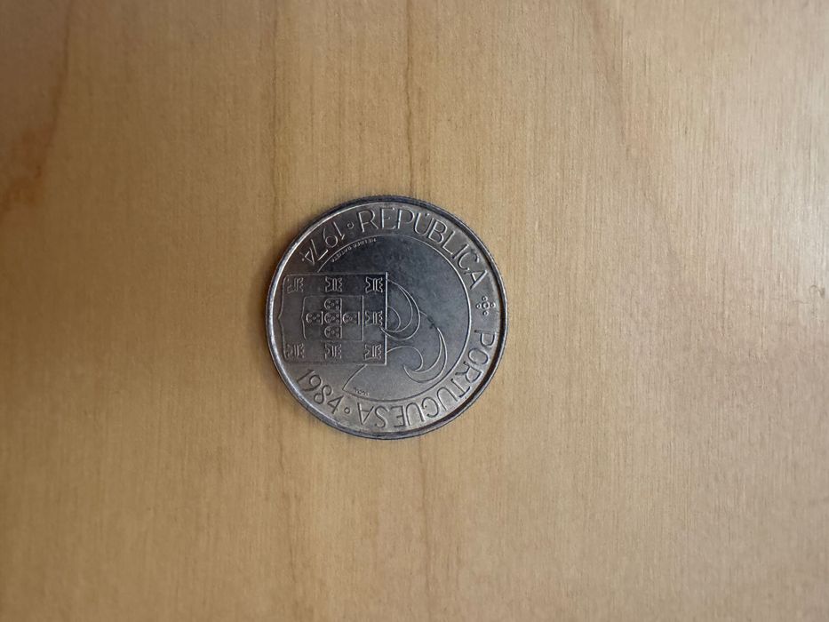 25 escudos- 10º aniversário do 25 de abril