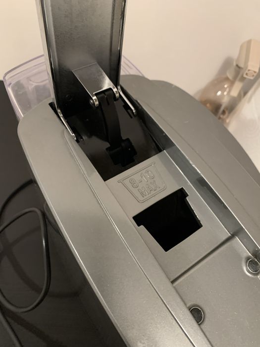 Ekspres tchibo cafissimo late + stojak na kapsulki