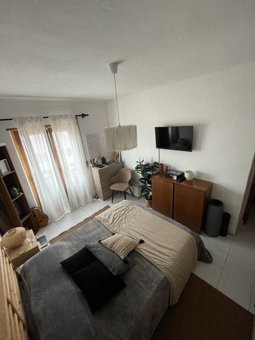 Quarto em frente a escola André Gouveia