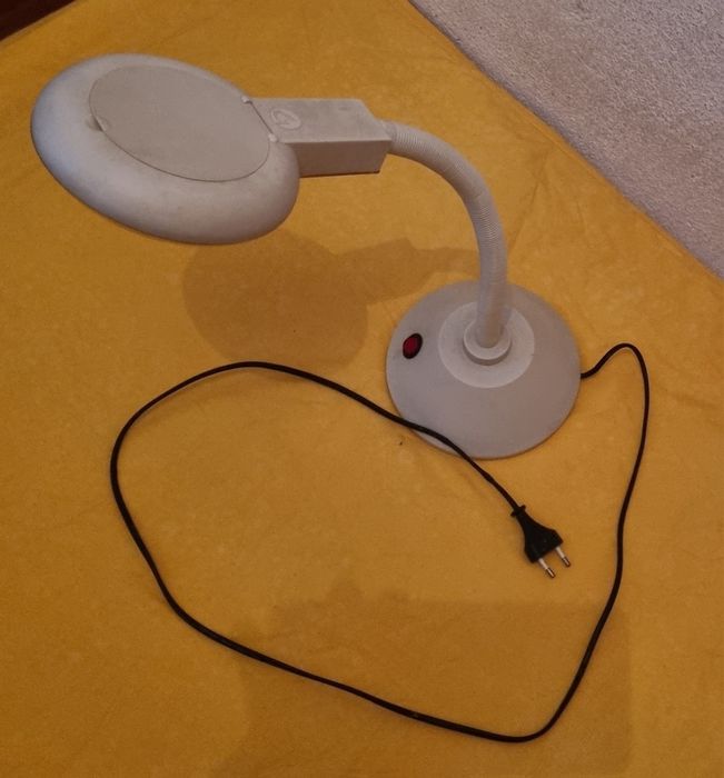 Candeeiro de Cabeceira a trabalhar