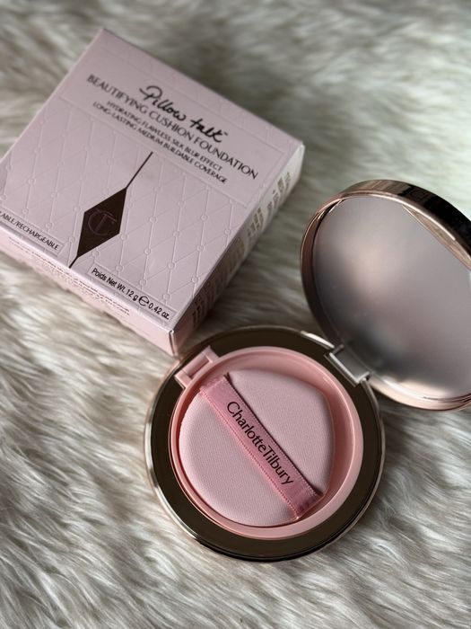 Тональний кушон Charlotte Tilbury Pillow Talk