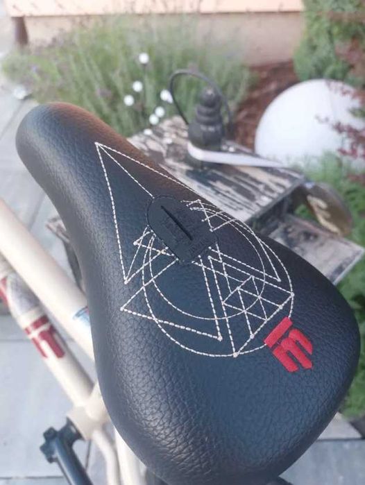 Rower BMX MONGOOSE LEGION L80 beżowy 20"