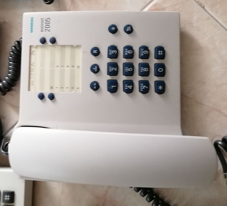 Vendo 7 Telefones fixos