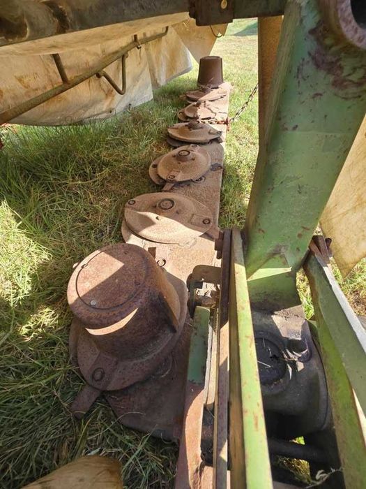 Gadanheira de discos rotativa KRONE 7 discos usada