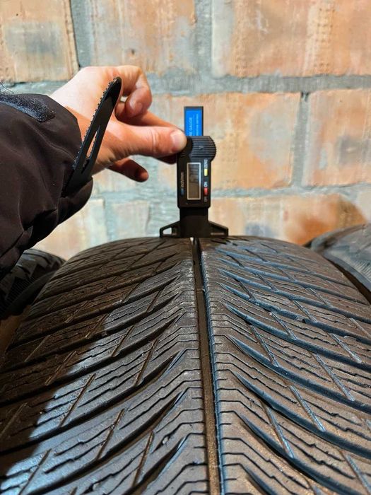 Michelin Pilot Alpin 5 245 45 R19 2023