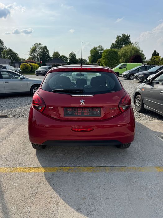 Peugeot 208.