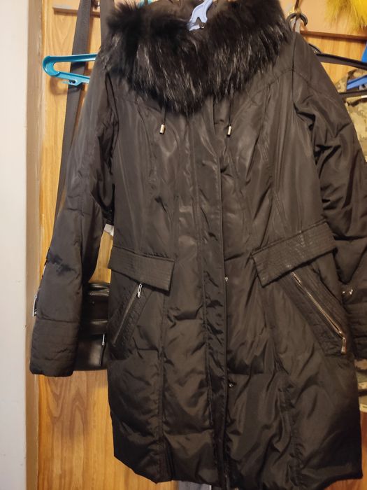 Пуховик жіночий теплий з капюшоном