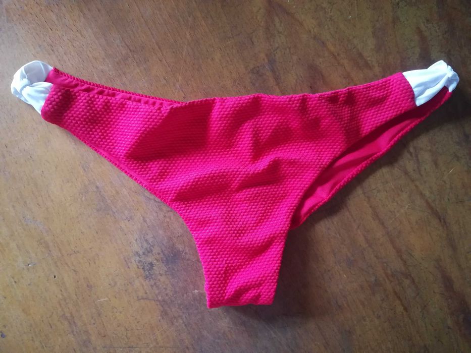 Cuecas tanga bikini Calzedonia novas