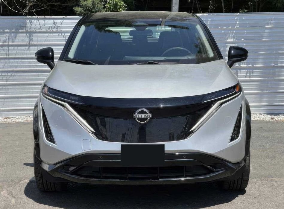 Nissan Ariya      2024