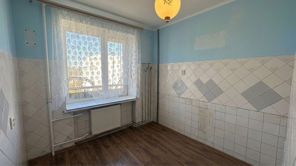 Продається 2х кімнатна КИЇВКА, ПРОСПЕКТ НЕЗАЛЕЖНОСТІ, під ремонт, балкон