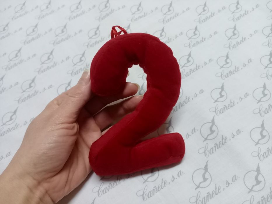 Мягкие игрушки цифры 2 и 4