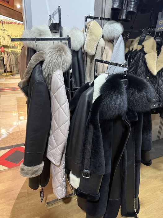 Стійка для одягу