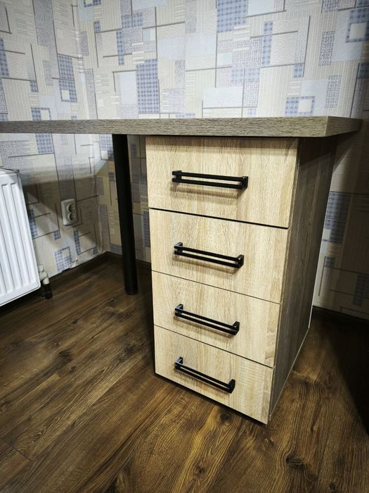 Продам Стол письменный