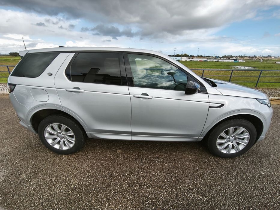 Land Rover Discovery Sport 2.0 TD4 R-DYNAMIC — photo 4