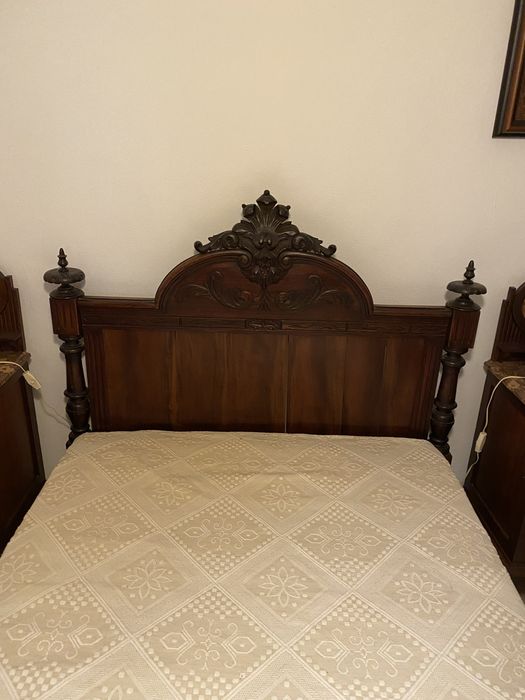 Cama antiga em muito bom estado, medida da cama 1,90 x 1,20