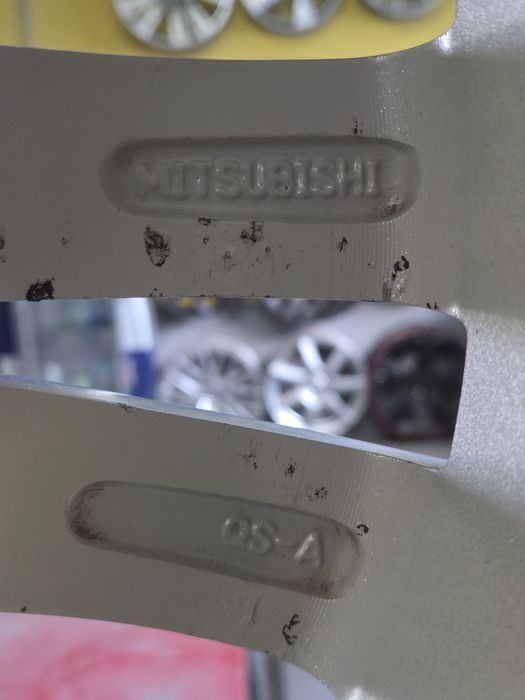 Felgi Aluminiowe 5x114,3 6,5Jx16 ET38 Mitsubishi Citroen Peugeot