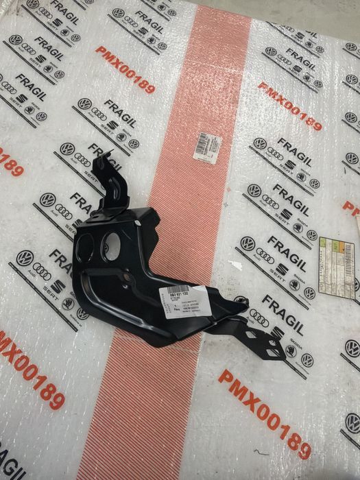 Audi A5 8B3 Mocowanie Wspornik błotnika Prawy