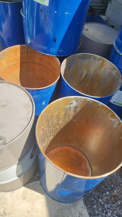 Продам бочки металлические на 200 л