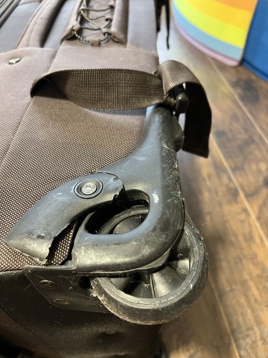 Валіза OUSEN на колесах