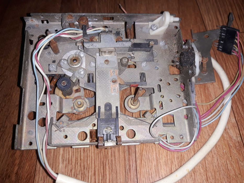 Комплектующие для магнитофона Маяк