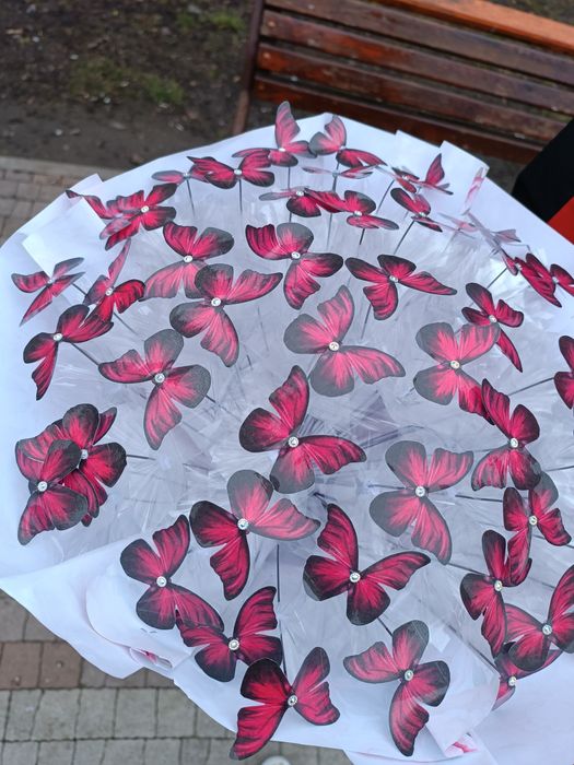 Букет з метеликами