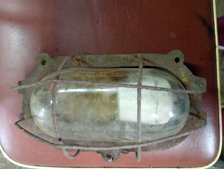 Stare lampy przemysłowe